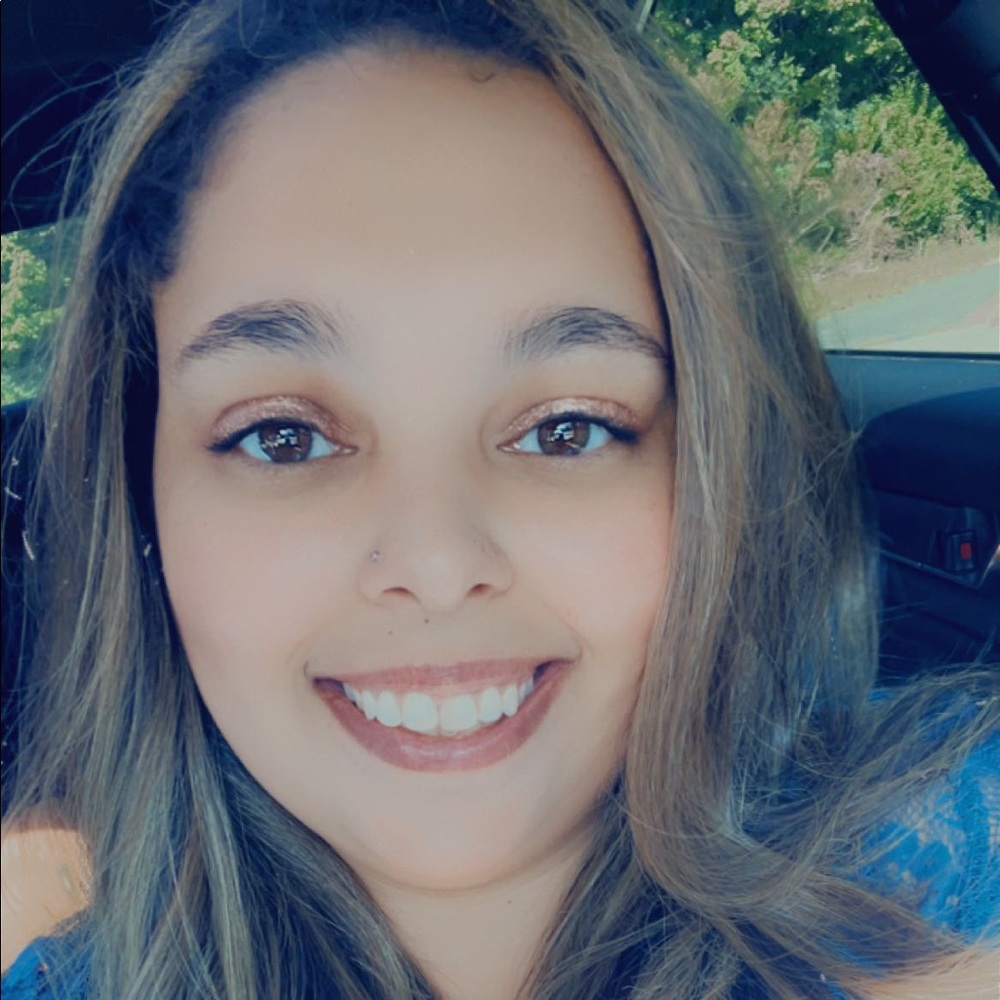 Meet your Posher, Olivia